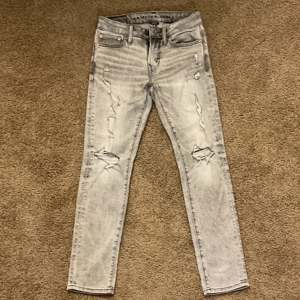American Eagle Outfitters Light Gray Distressed Skinny Jeans